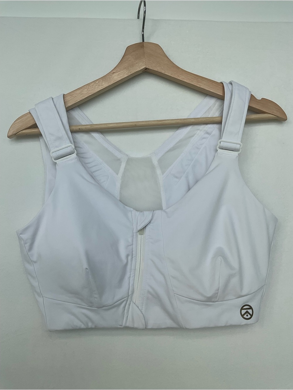 Kinlyfte White Support Sports Bra with Adjustable Straps